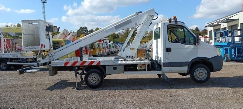 Iveco Daily Multitel 160 ALU DS - 16m - Camión con plataforma elevadora: foto 4 Iveco Daily Multitel 160 ALU DS - 16m - Camión con plataforma elevadora: foto 4