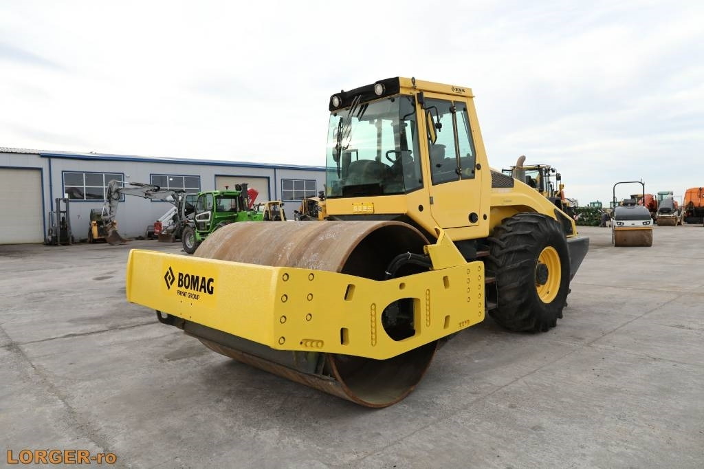 Bomag BW 216 D H-4 - Compactador: foto 1 Bomag BW 216 D H-4 - Compactador: foto 1