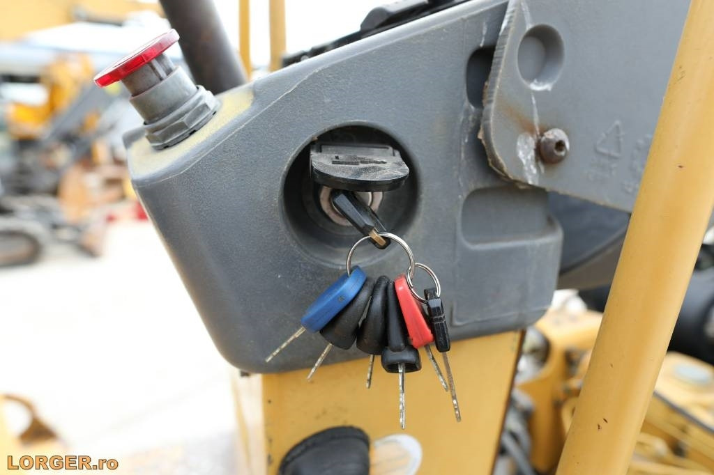 Apisonadora de asfalto CAT CB 224 E: foto 13 Apisonadora de asfalto CAT CB 224 E: foto 13