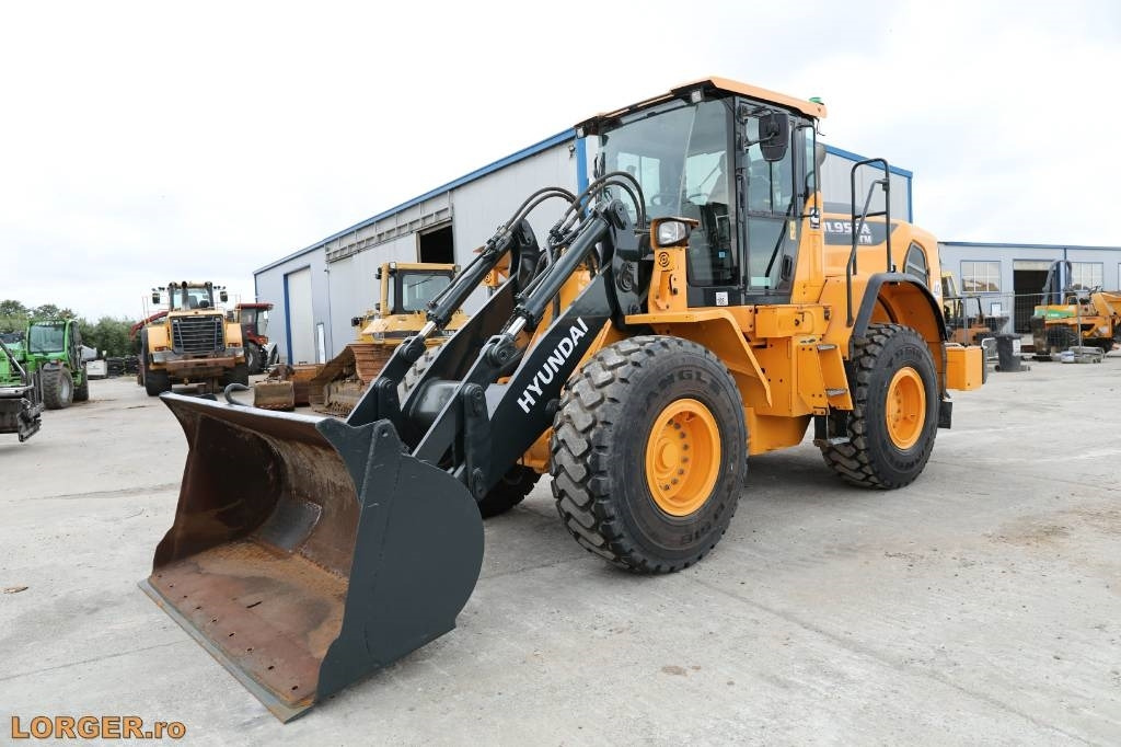 Hyundai HL 955 A - Cargadora de ruedas: foto 1 Hyundai HL 955 A - Cargadora de ruedas: foto 1