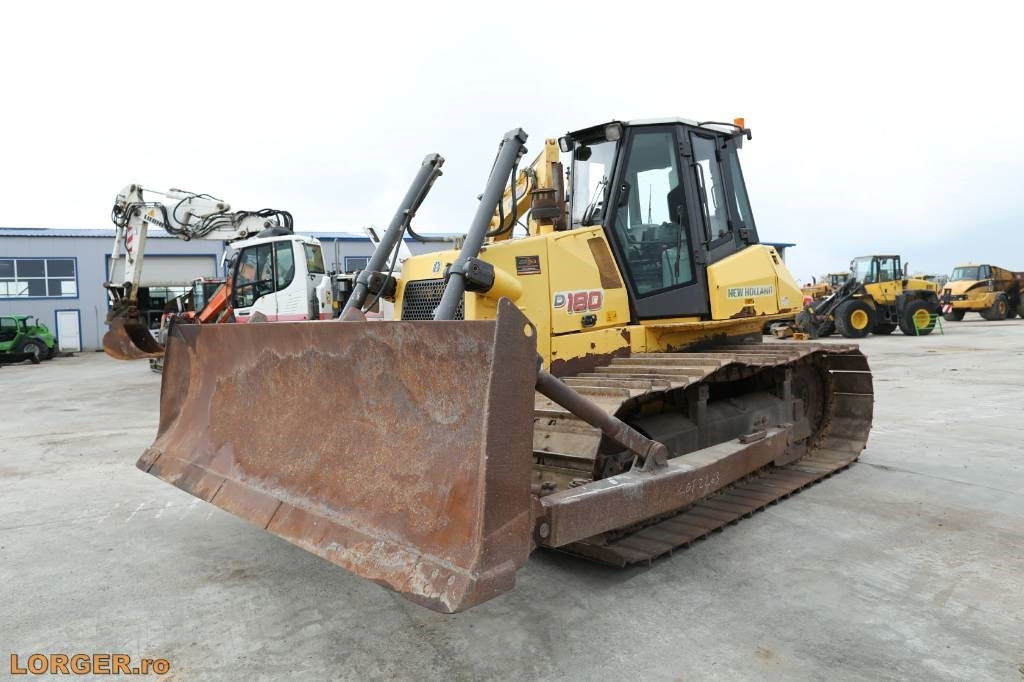 New Holland D 180 - Bulldozer: foto 4 New Holland D 180 - Bulldozer: foto 4