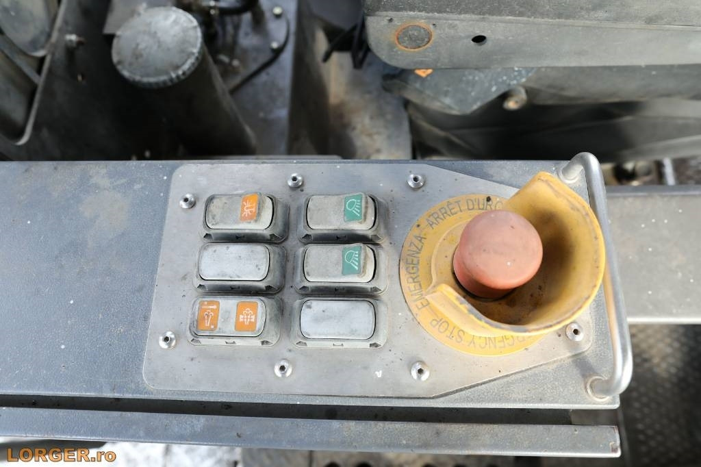 Pavimentadora de asfalto Volvo P 7820 C ABG: foto 26 Pavimentadora de asfalto Volvo P 7820 C ABG: foto 26