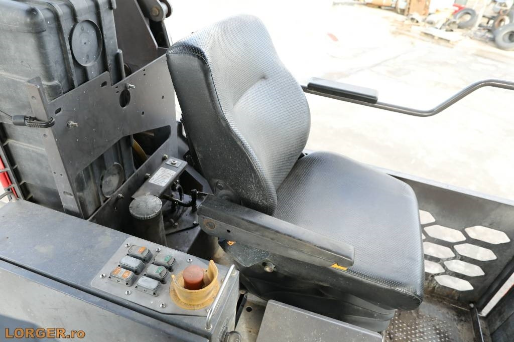 Pavimentadora de asfalto Volvo P 7820 C ABG: foto 11 Pavimentadora de asfalto Volvo P 7820 C ABG: foto 11