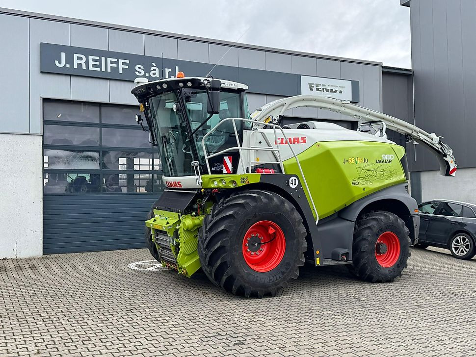 J.Reiff Sarl
Herr Stefan Neukirch - 77 Z.I in den - Cosechadora de forraje: foto 1 J.Reiff Sarl
Herr Stefan Neukirch - 77 Z.I in den - Cosechadora de forraje: foto 1