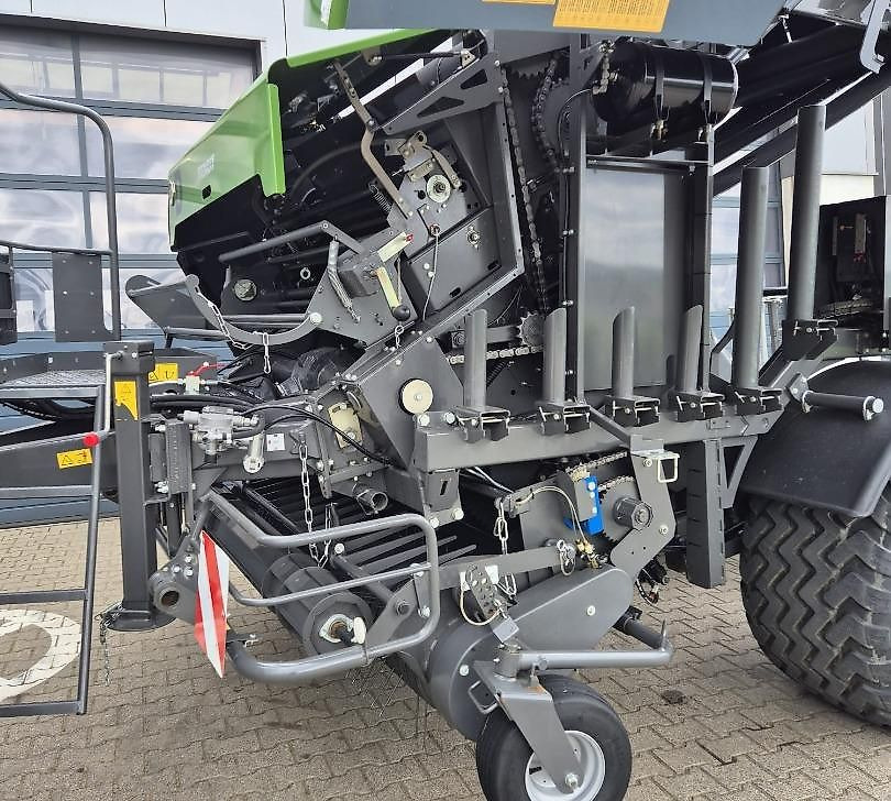 J.Reiff Sarl
Herr Stefan Neukirch - 77 Z.I in den - Rotoempacadora, Encintadora de pacas: foto 3 J.Reiff Sarl
Herr Stefan Neukirch - 77 Z.I in den - Rotoempacadora, Encintadora de pacas: foto 3