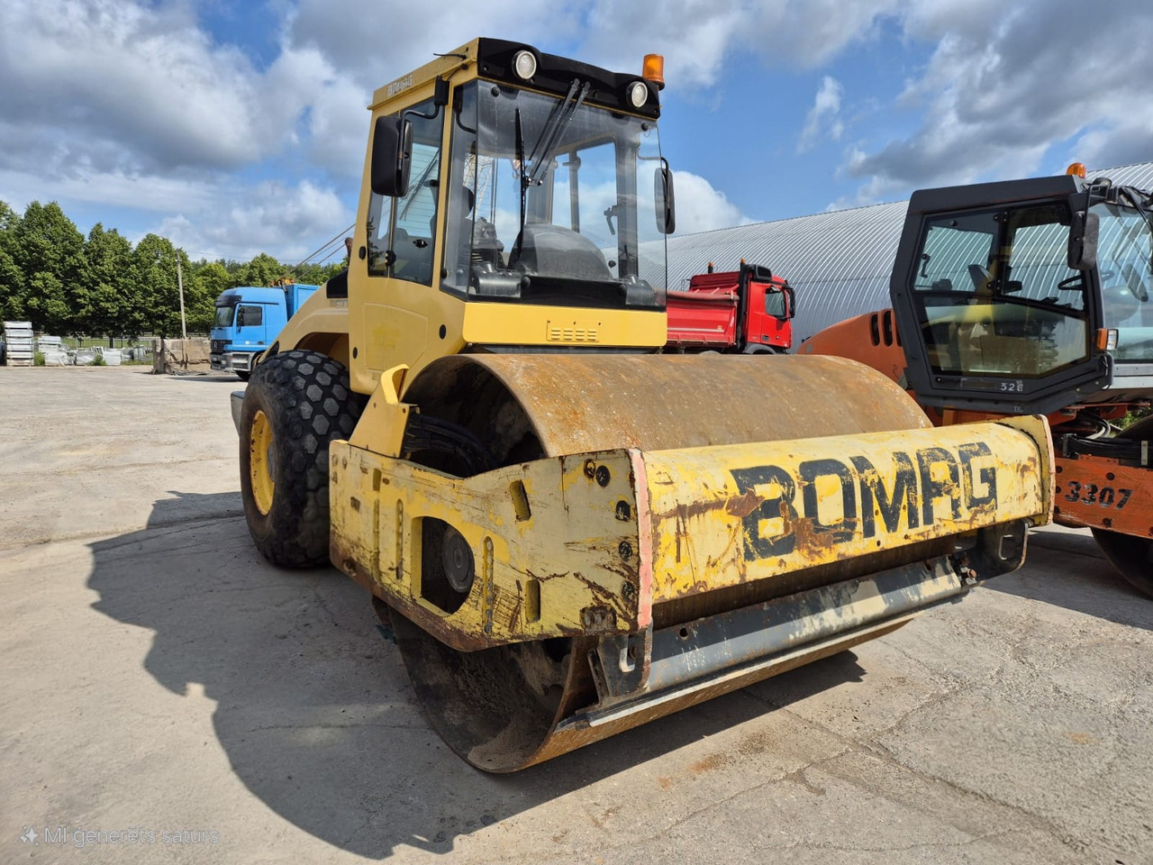 BOMAG BW211 D-4 - Compactador: foto 1 BOMAG BW211 D-4 - Compactador: foto 1