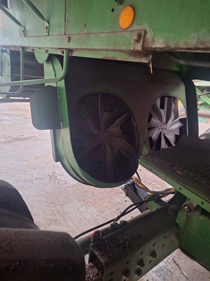 JOHN DEERE T670 - Cosechadora de granos: foto 5 JOHN DEERE T670 - Cosechadora de granos: foto 5