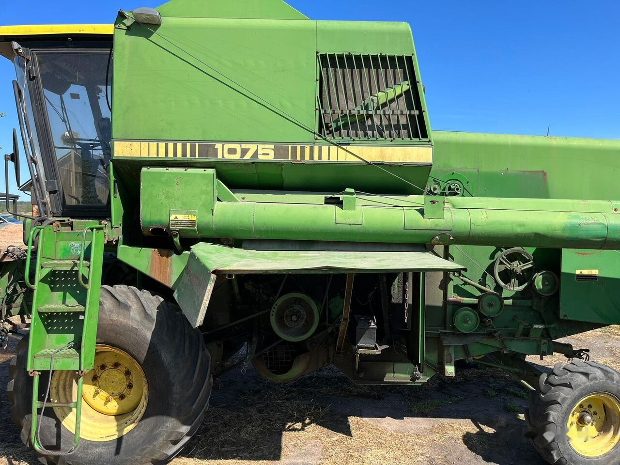 John Deere 1075 - Cosechadora de granos: foto 1 John Deere 1075 - Cosechadora de granos: foto 1