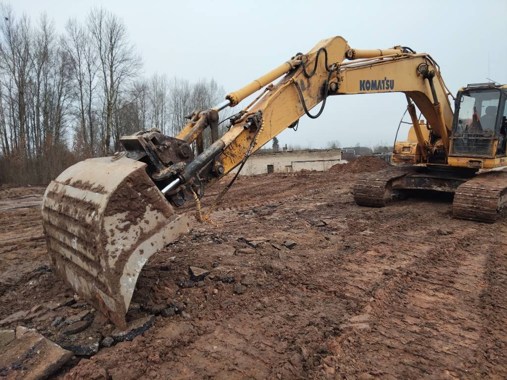 KOMATSU PC210 - Excavadora de cadenas: foto 1 KOMATSU PC210 - Excavadora de cadenas: foto 1