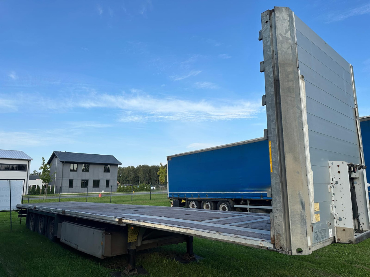 SCHMITZ SCS 24 - Semirremolque góndola rebajadas: foto 2 SCHMITZ SCS 24 - Semirremolque góndola rebajadas: foto 2