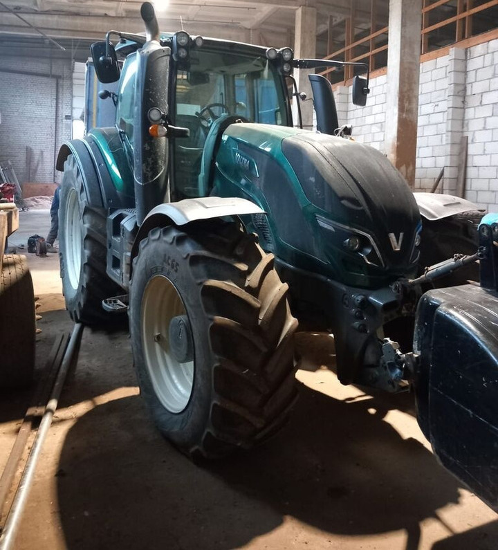 Valtra T214 A - Tractor: foto 2 Valtra T214 A - Tractor: foto 2