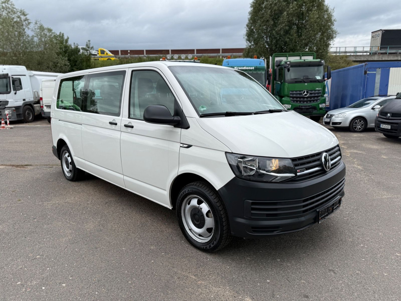 Volkswagen T6 Transporter 9 Sitzer 4Motion - Furgoneta de pasajeros: foto 2 Volkswagen T6 Transporter 9 Sitzer 4Motion - Furgoneta de pasajeros: foto 2