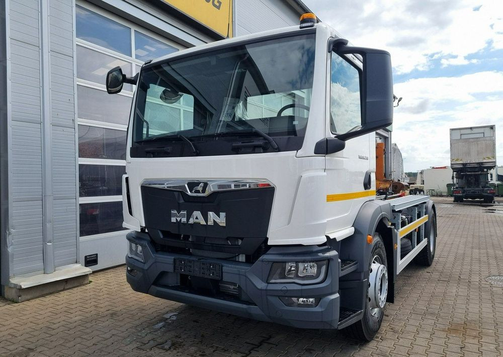 MAN TGM 18 250 - Camión de basura: foto 2 MAN TGM 18 250 - Camión de basura: foto 2