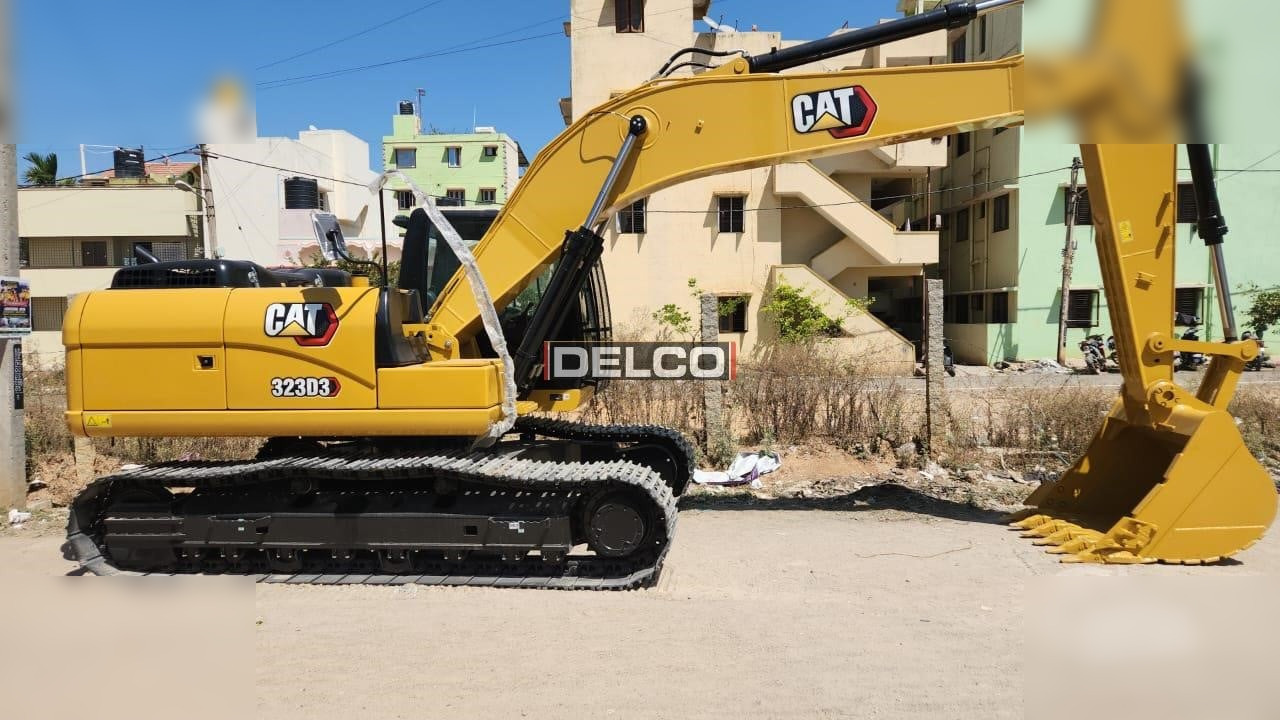 CATERPILLAR 323D3 - Excavadora de cadenas: foto 1 CATERPILLAR 323D3 - Excavadora de cadenas: foto 1