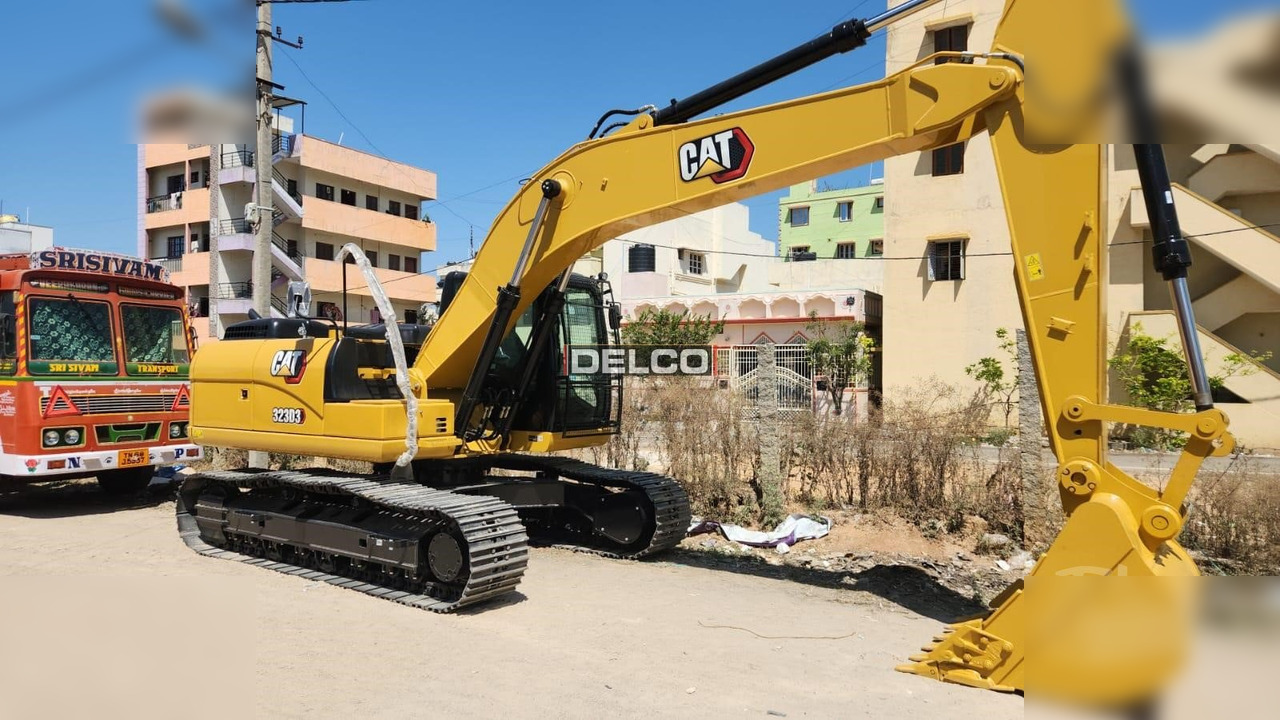 CATERPILLAR 323D3 - Excavadora de cadenas: foto 3 CATERPILLAR 323D3 - Excavadora de cadenas: foto 3