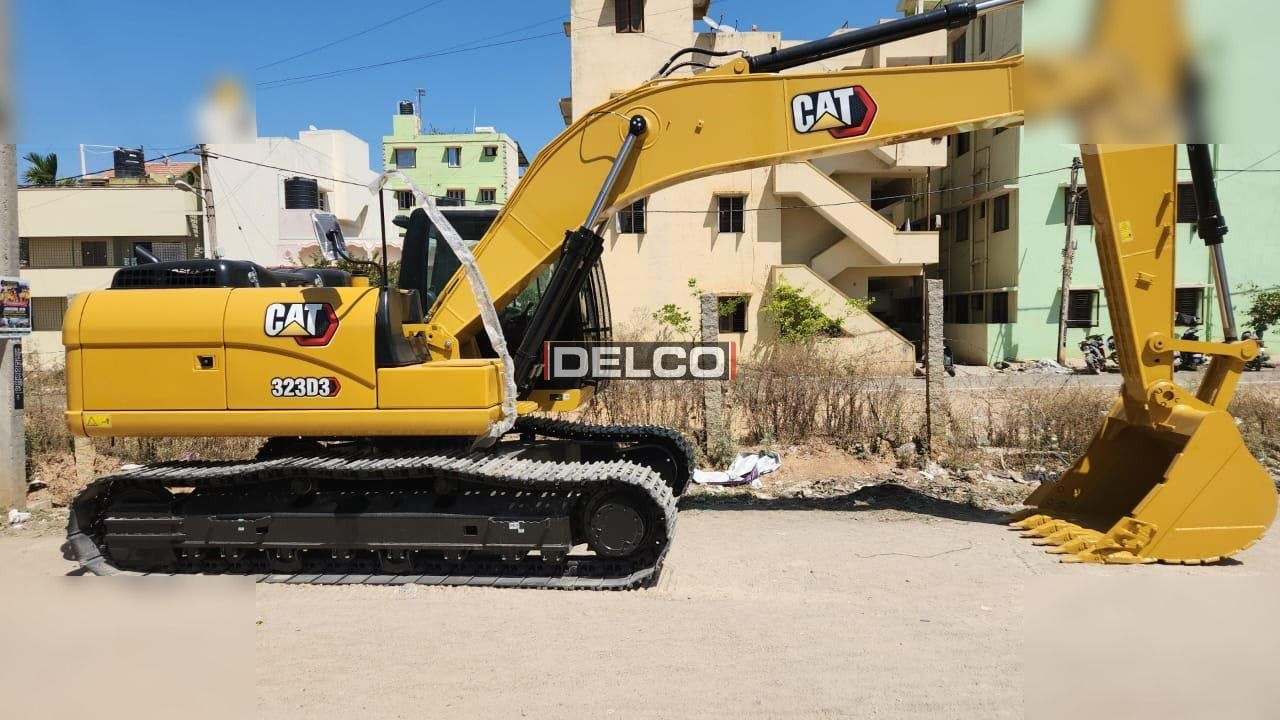 CATERPILLAR 323D3 - Excavadora de cadenas: foto 3 CATERPILLAR 323D3 - Excavadora de cadenas: foto 3