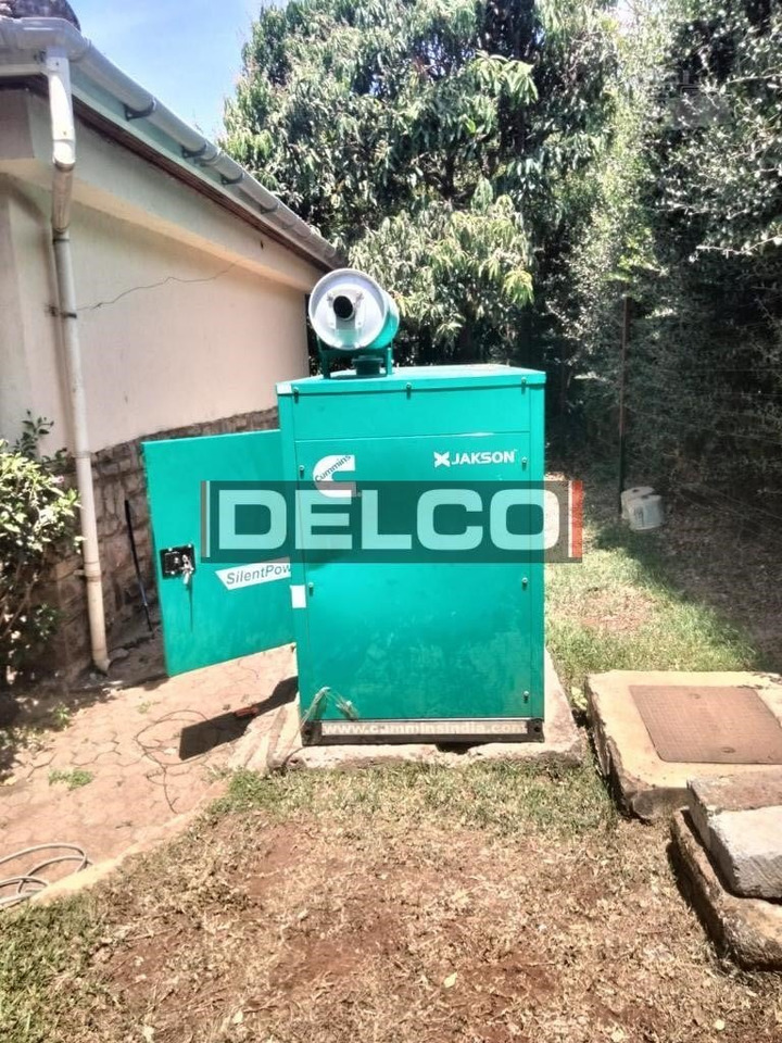 CUMMINS 20 KVA - Generador industriale: foto 2 CUMMINS 20 KVA - Generador industriale: foto 2