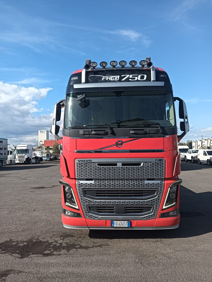 VOLVO FH16 750 - Camión caja abierta: foto 3 VOLVO FH16 750 - Camión caja abierta: foto 3