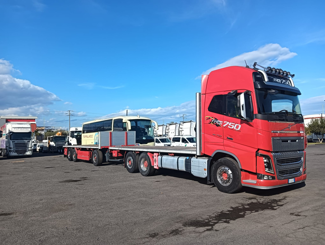 VOLVO FH16 750 - Camión caja abierta: foto 4 VOLVO FH16 750 - Camión caja abierta: foto 4