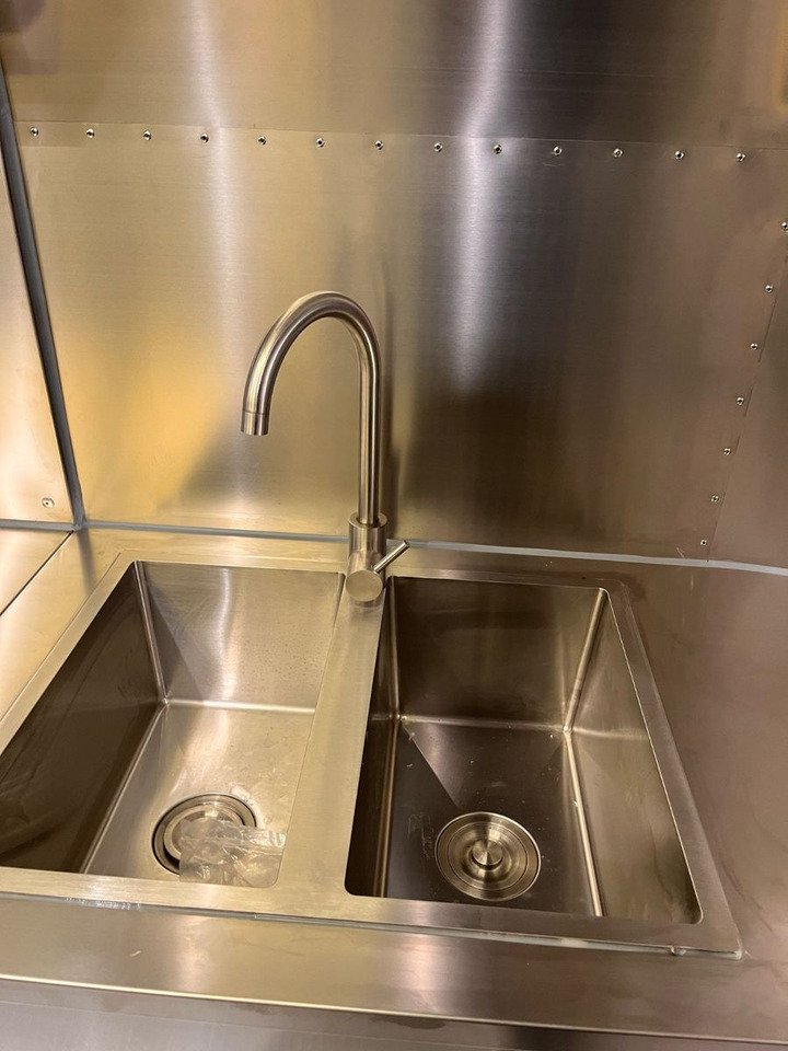 Esselmann Delistar Foodtruck 6000 ähn. Airstream - Remolque venta ambulante: foto 3 Esselmann Delistar Foodtruck 6000 ähn. Airstream - Remolque venta ambulante: foto 3