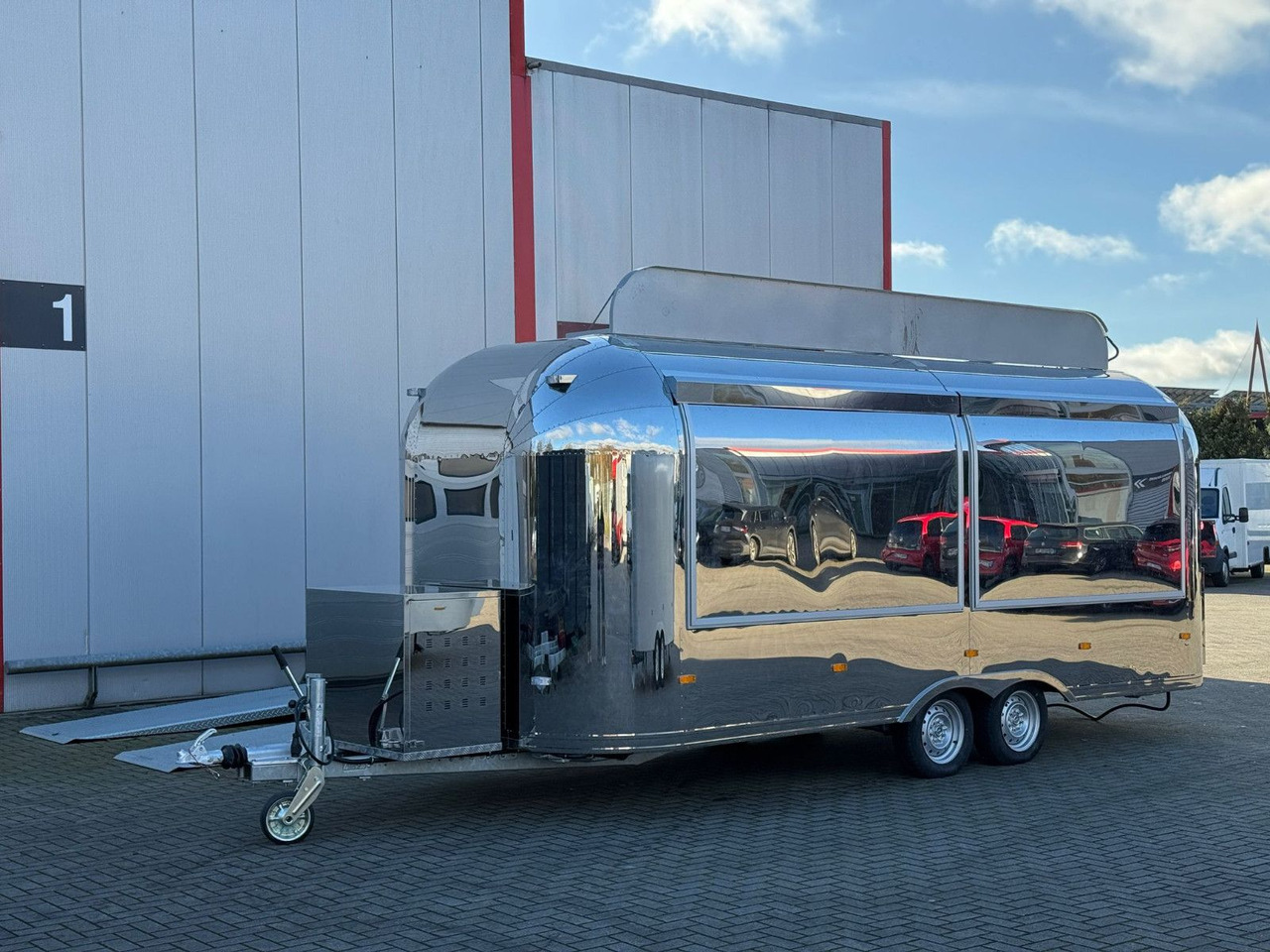 Esselmann Delistar Foodtruck 6000 ähn. Airstream - Remolque venta ambulante: foto 4 Esselmann Delistar Foodtruck 6000 ähn. Airstream - Remolque venta ambulante: foto 4