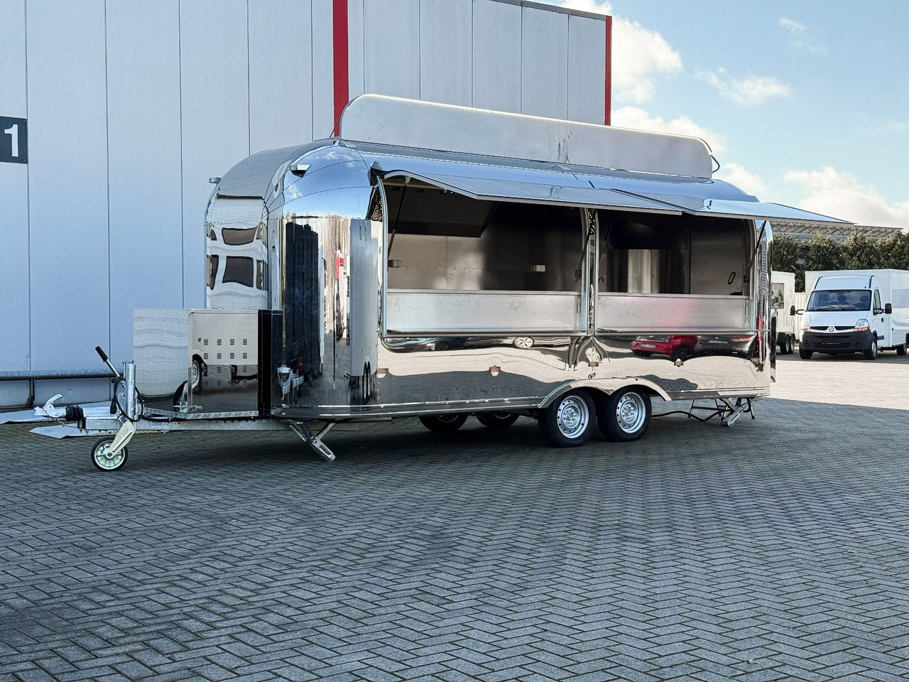 Esselmann Delistar Foodtruck 6000 ähn. Airstream - Remolque venta ambulante: foto 1 Esselmann Delistar Foodtruck 6000 ähn. Airstream - Remolque venta ambulante: foto 1