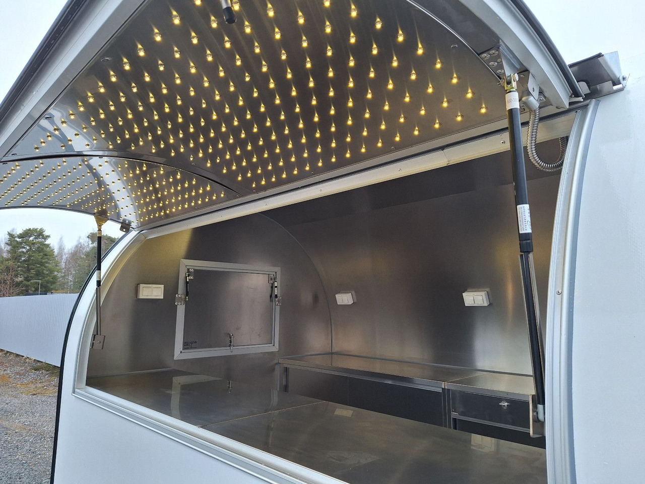 Esselmann EasyGo 280 - Remolque venta ambulante: foto 2 Esselmann EasyGo 280 - Remolque venta ambulante: foto 2