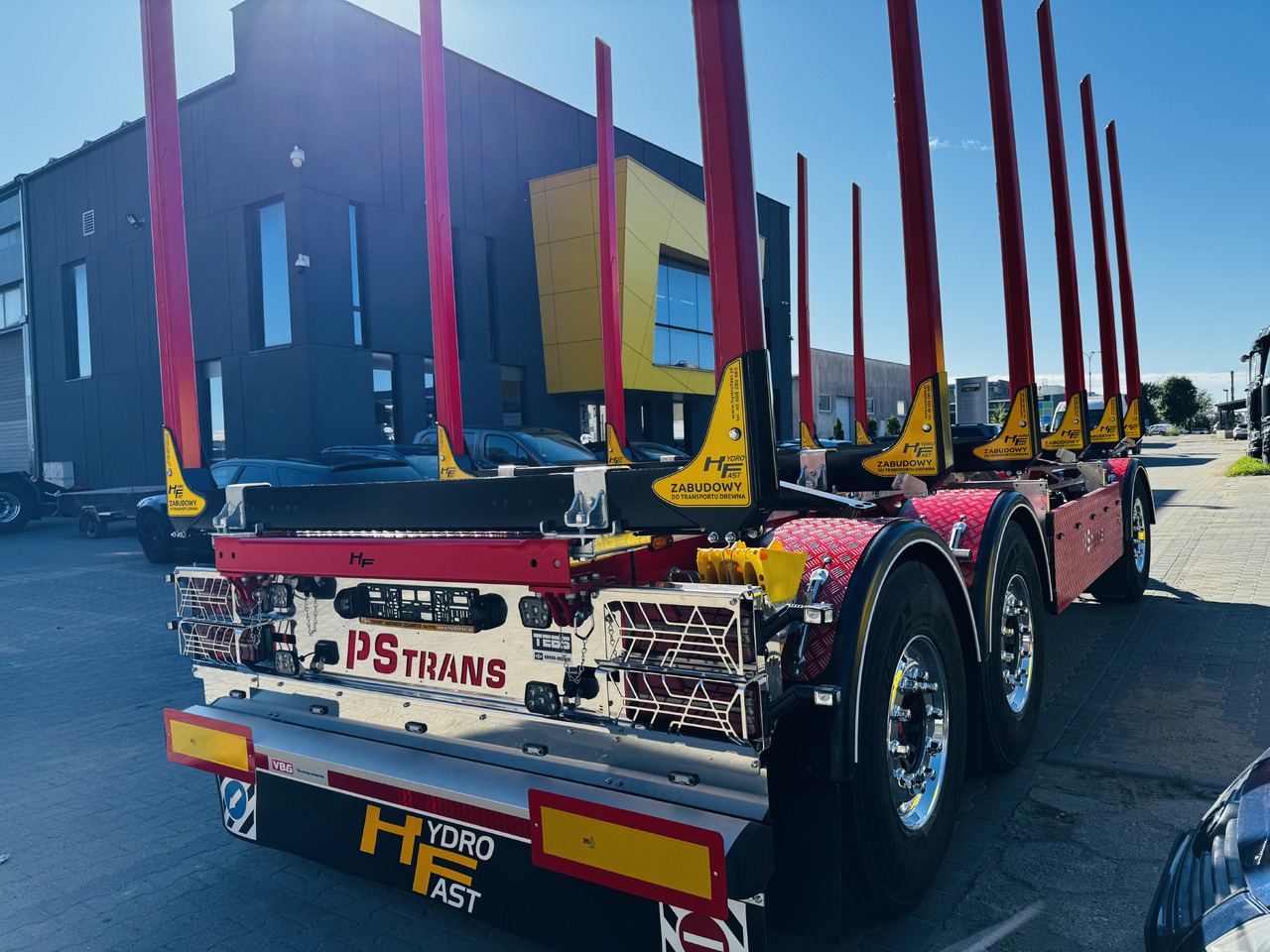 HYDROFAST Przyczepa 3 osiowa / 3 axles timber transport trailer / Remorque à 3 essieux pour le transport de bois / 3-Achs-Rungenanhänger / 3-tengelyes-rönkszállító-pótkocsi / Remorcă pentru transportul lemnului - Remolque maderero: foto 3 HYDROFAST Przyczepa 3 osiowa / 3 axles timber transport trailer / Remorque à 3 essieux pour le transport de bois / 3-Achs-Rungenanhänger / 3-tengelyes-rönkszállító-pótkocsi / Remorcă pentru transportul lemnului - Remolque maderero: foto 3