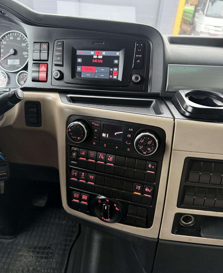 Camión portavehículos MAN TGX 26.430: foto 19