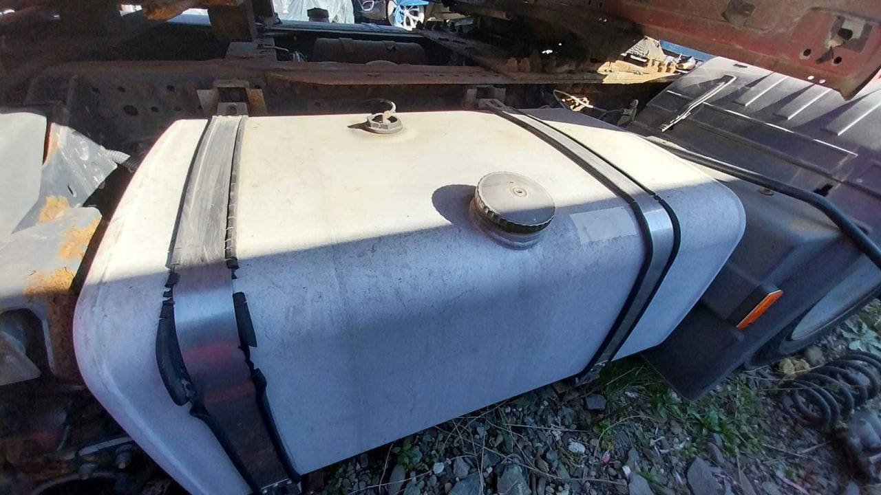 Zbiornik paliwa 280 / 300 IVECO STRALIS hiway mega e5 - Depósito de combustible para Camión: foto 1 Zbiornik paliwa 280 / 300 IVECO STRALIS hiway mega e5 - Depósito de combustible para Camión: foto 1