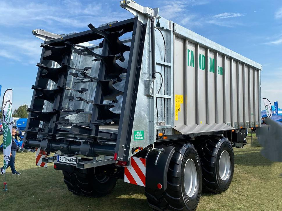 Auto-Agro Mistreuer / Manure spreader / Epandeur à fumier / Rimorchio spandiconcime / Разбрасыватель органических удобрений / Rozrzutnik obornika Tandem N268 - Esparcidor de estiércol: foto 1 Auto-Agro Mistreuer / Manure spreader / Epandeur à fumier / Rimorchio spandiconcime / Разбрасыватель органических удобрений / Rozrzutnik obornika Tandem N268 - Esparcidor de estiércol: foto 1