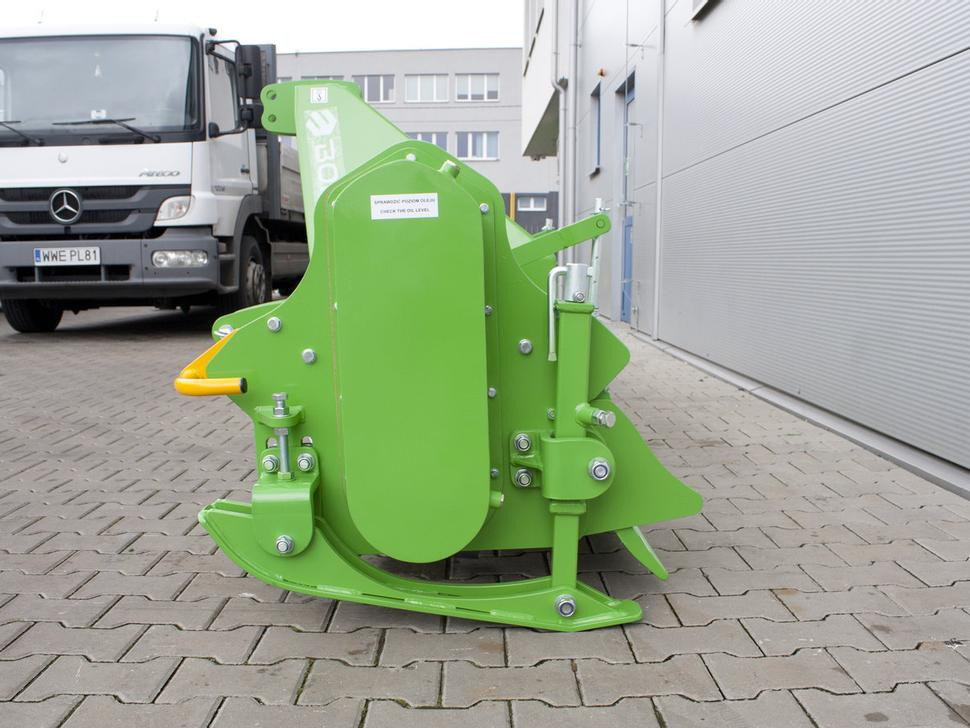 Bomet Bodenfräsen / Rotary tiller / Rotavator / Vangatrice / Desgarrador / Роторный культиватор / Glebogryzarka 3 m - Rotocultivador: foto 5 Bomet Bodenfräsen / Rotary tiller / Rotavator / Vangatrice / Desgarrador / Роторный культиватор / Glebogryzarka 3 m - Rotocultivador: foto 5