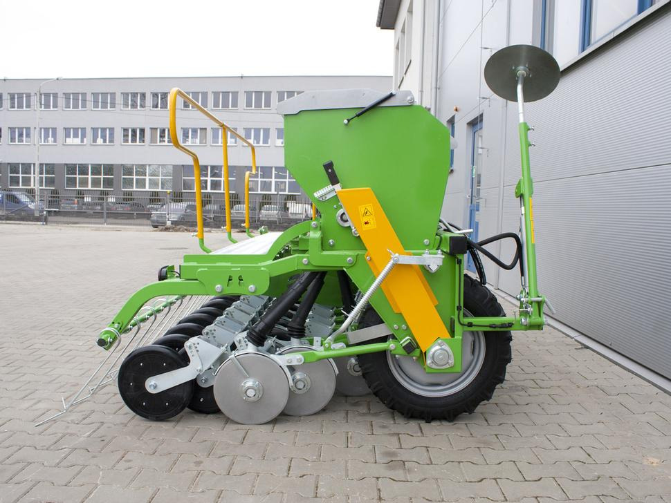 Bomet Drillmaschine / Seeder / Semoir / Seminatrice / Sembradora / Сеялка / Siewnik 3 m - Sembradora: foto 3 Bomet Drillmaschine / Seeder / Semoir / Seminatrice / Sembradora / Сеялка / Siewnik 3 m - Sembradora: foto 3