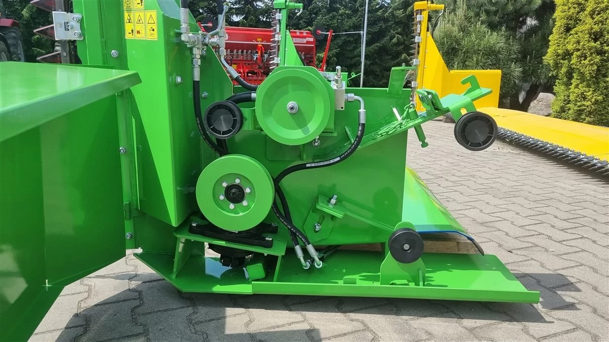Lupus Rapsvorsatz / Rape cutter / Barre de coupe à colza / Mesa de colza / Tavolo da colza / Рапсовый стол / Stół do rzepaku 6 m - Cabezal de colza: foto 3 Lupus Rapsvorsatz / Rape cutter / Barre de coupe à colza / Mesa de colza / Tavolo da colza / Рапсовый стол / Stół do rzepaku 6 m - Cabezal de colza: foto 3