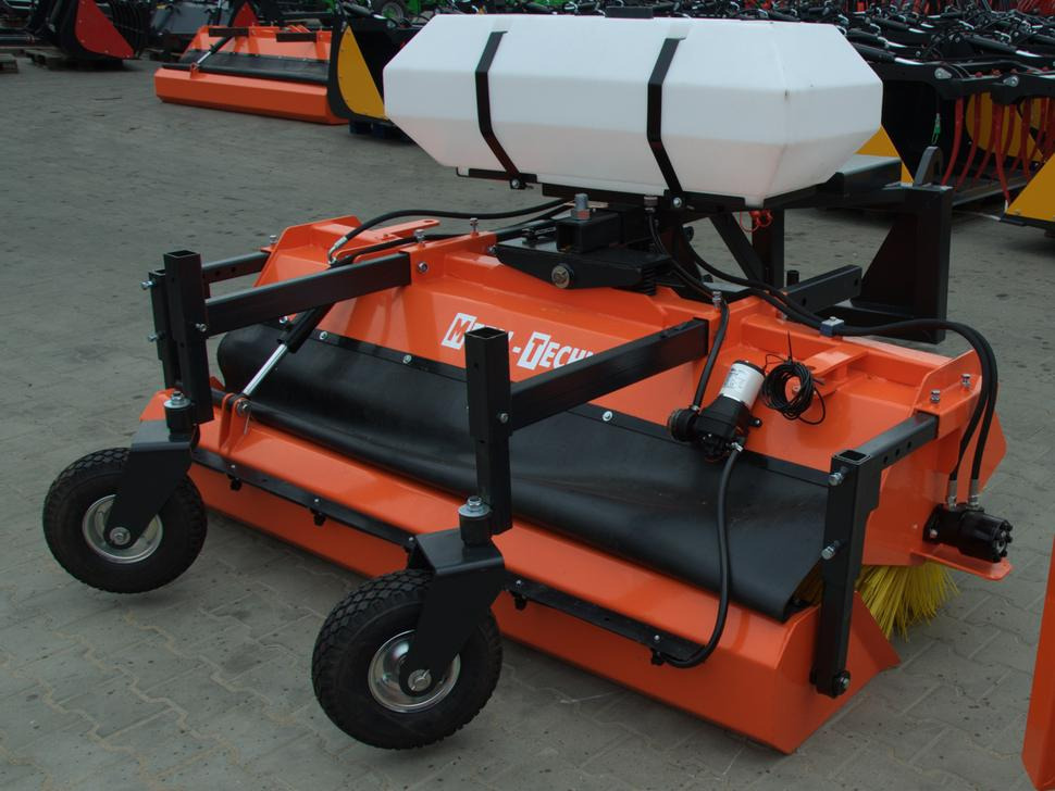 METAL-TECHNIK Kehrmaschine / Sweeper / Balayeuse / Spazzolatrice / Подметательно-уборочная машина / Zamiatarka 2 m - Barredora cucharón para Cargador frontal para tractor: foto 3 METAL-TECHNIK Kehrmaschine / Sweeper / Balayeuse / Spazzolatrice / Подметательно-уборочная машина / Zamiatarka 2 m - Barredora cucharón para Cargador frontal para tractor: foto 3