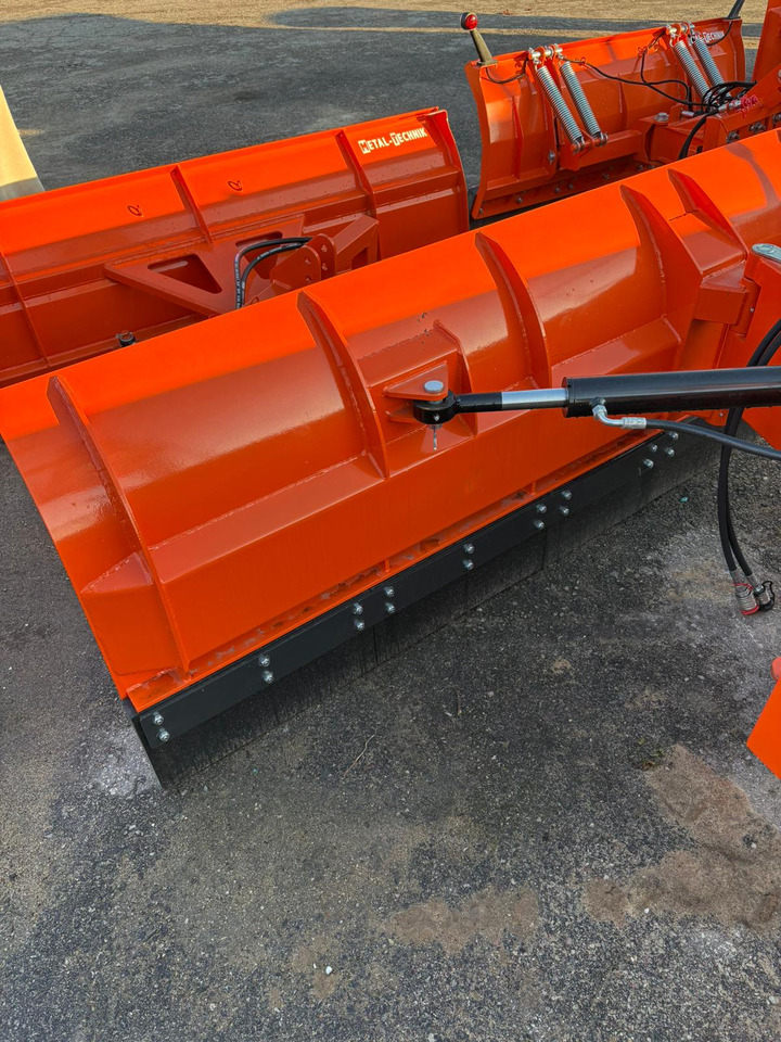 METAL-TECHNIK Schneeschild / Snow plow / Lame à neige / sgombraneve dritto / Cнегоочиститель / Pług odśnieżny prosty 3 m - Cuchilla quitanieves para Cuchilla quitanieves: foto 4 METAL-TECHNIK Schneeschild / Snow plow / Lame à neige / sgombraneve dritto / Cнегоочиститель / Pług odśnieżny prosty 3 m - Cuchilla quitanieves para Cuchilla quitanieves: foto 4