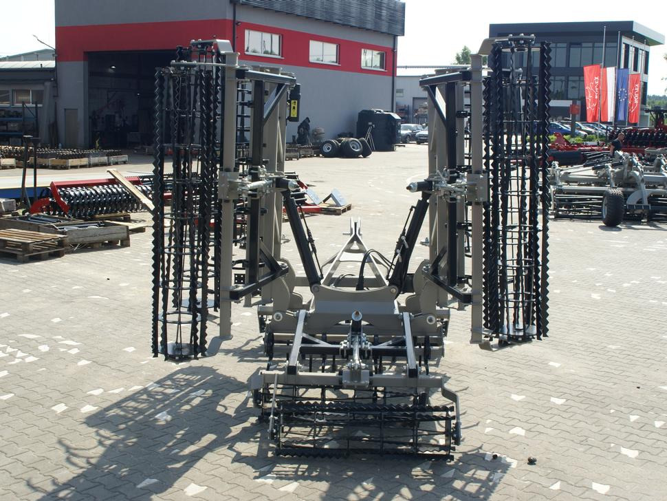 ROLEX Saatbettkombination / Hydraulically cultivator / Vibroculteur / Aggregato di coltivazione / Почвообрабатывающий гидравлический складывающийся агрегат / Agregat uprawowy hydraulicznie składany - Cultivador: foto 5 ROLEX Saatbettkombination / Hydraulically cultivator / Vibroculteur / Aggregato di coltivazione / Почвообрабатывающий гидравлический складывающийся агрегат / Agregat uprawowy hydraulicznie składany - Cultivador: foto 5