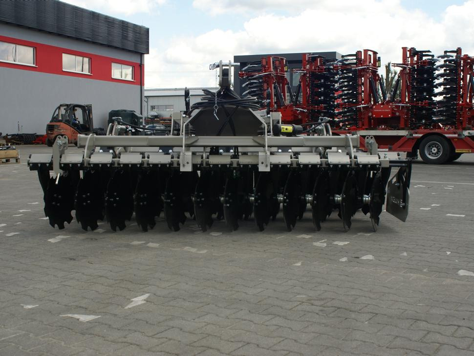 ROLEX Scheibenegge / Disc harrow with hydropack and tire roller / Dechaumeur à disques / Erpice a dischi / Дисковая борона с гидропаком и колёсным катком / Agregat talerzowy uprawowy z hydropackiem i - Rastras: foto 2 ROLEX Scheibenegge / Disc harrow with hydropack and tire roller / Dechaumeur à disques / Erpice a dischi / Дисковая борона с гидропаком и колёсным катком / Agregat talerzowy uprawowy z hydropackiem i - Rastras: foto 2
