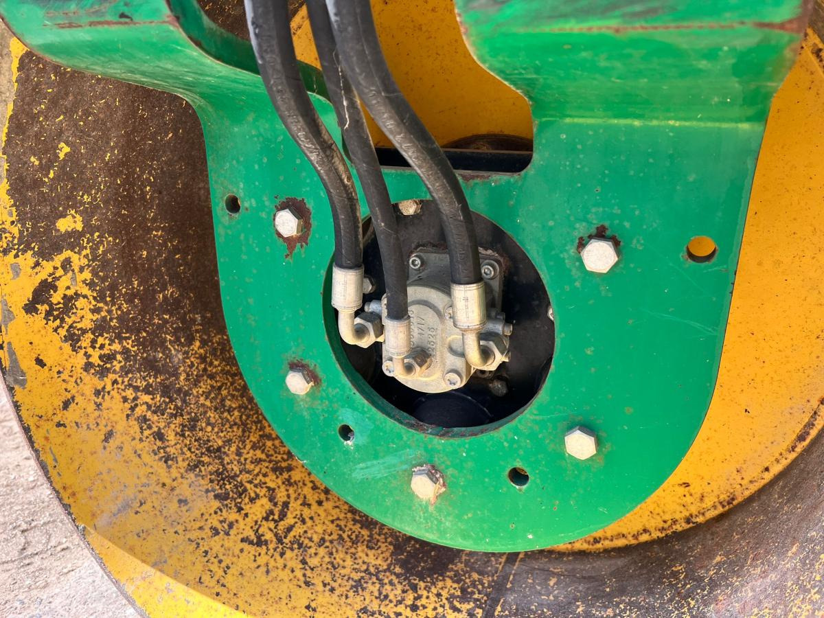 Leasing de Ammann COMPACTEUR AV26-2 ROULEAU TANDEM VIBRANT ARTICULÉ Ammann COMPACTEUR AV26-2 ROULEAU TANDEM VIBRANT ARTICULÉ: foto 17 Leasing de Ammann COMPACTEUR AV26-2 ROULEAU TANDEM VIBRANT ARTICULÉ Ammann COMPACTEUR AV26-2 ROULEAU TANDEM VIBRANT ARTICULÉ: foto 17