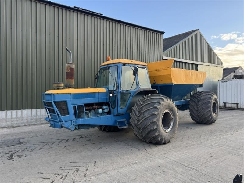 Ford 8210 Self Propelled Gravel Cart - Tractor: foto 1 Ford 8210 Self Propelled Gravel Cart - Tractor: foto 1