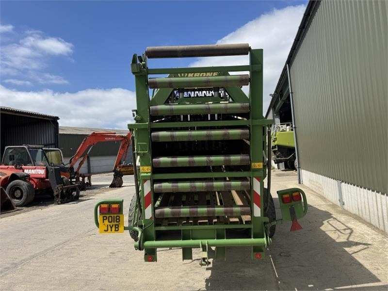 Krone Big Pack 12130 Square Baler - Empacadora de pacas cuadradas: foto 3 Krone Big Pack 12130 Square Baler - Empacadora de pacas cuadradas: foto 3