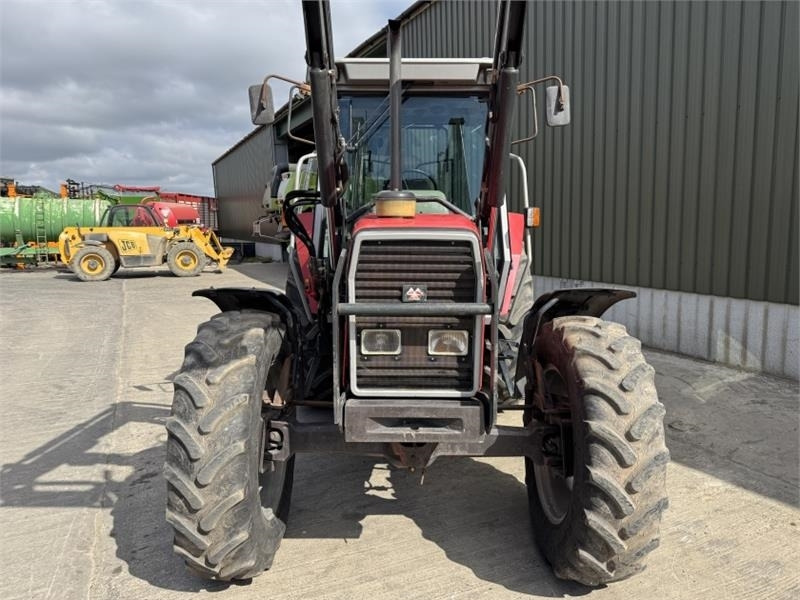 Massey Ferguson 3075 Dynashift *Low Hours* - Tractor: foto 5 Massey Ferguson 3075 Dynashift *Low Hours* - Tractor: foto 5