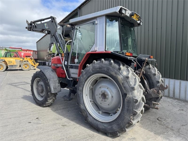 Massey Ferguson Massey Ferguson 3075 Dynashift *Low Hours* - Tractor: foto 2 Massey Ferguson Massey Ferguson 3075 Dynashift *Low Hours* - Tractor: foto 2