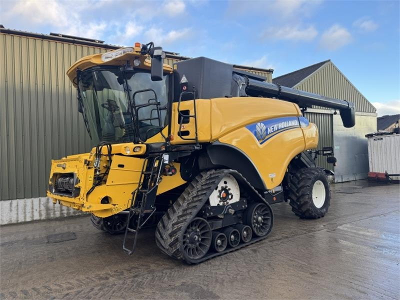 New Holland CR9070 c/w 30ft Varifeed Header - Accesorios para cosechadoras: foto 1 New Holland CR9070 c/w 30ft Varifeed Header - Accesorios para cosechadoras: foto 1