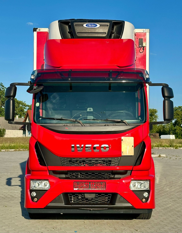 IVECO EUROCARGO 180-320 / CHŁODNIA / WINDA / 21 PALET / 8.5 M DŁUGOŚCI / CARRIER / SYPIALKA / EURO 6 - Camión frigorífico: foto 3 IVECO EUROCARGO 180-320 / CHŁODNIA / WINDA / 21 PALET / 8.5 M DŁUGOŚCI / CARRIER / SYPIALKA / EURO 6 - Camión frigorífico: foto 3