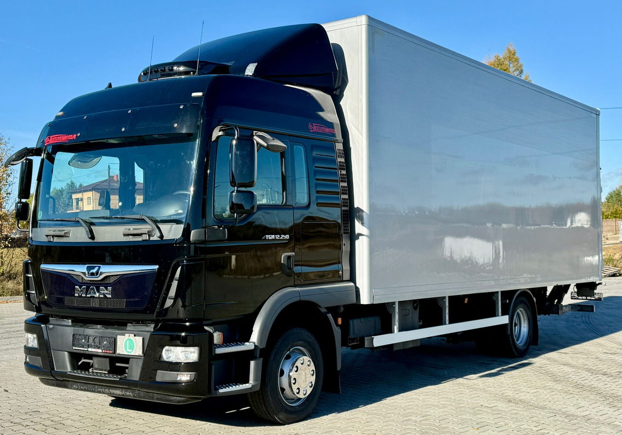 MAN TGM 12.290 / TGL / KONTENER / WINDA / 18 EUROPALET / SYPIALKA / - Camión caja cerrada: foto 2 MAN TGM 12.290 / TGL / KONTENER / WINDA / 18 EUROPALET / SYPIALKA / - Camión caja cerrada: foto 2