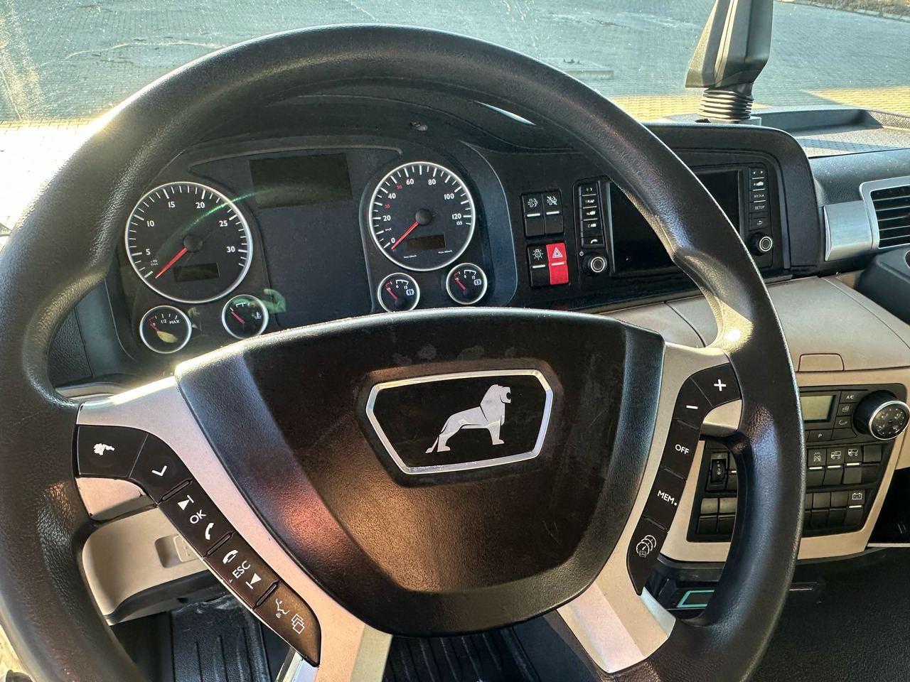 Camión frigorífico MAN TGM 18.290 / CHŁODNIA / WINDA / 18 EUROPALET / NISKI PRZEBIEG / AUTOMAT/ DRUKARKA / SYPIALKA / 2018 ROK / THERMO KING 1200: foto 16 Camión frigorífico MAN TGM 18.290 / CHŁODNIA / WINDA / 18 EUROPALET / NISKI PRZEBIEG / AUTOMAT/ DRUKARKA / SYPIALKA / 2018 ROK / THERMO KING 1200: foto 16