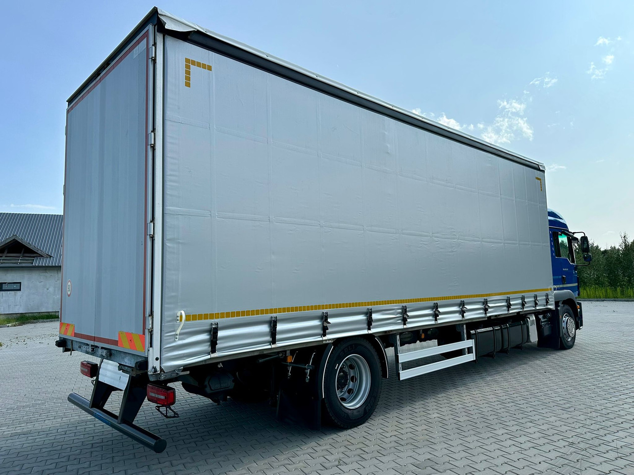 MAN TGM 18.320 / FIRANKA / 20 EUROPALET / 8.3 M DŁUGOŚCI / AUTOMAT / SYPIALKA / 2018 ROK / 9 809 KG ŁADOWNOŚCI - Camión lona: foto 4 MAN TGM 18.320 / FIRANKA / 20 EUROPALET / 8.3 M DŁUGOŚCI / AUTOMAT / SYPIALKA / 2018 ROK / 9 809 KG ŁADOWNOŚCI - Camión lona: foto 4
