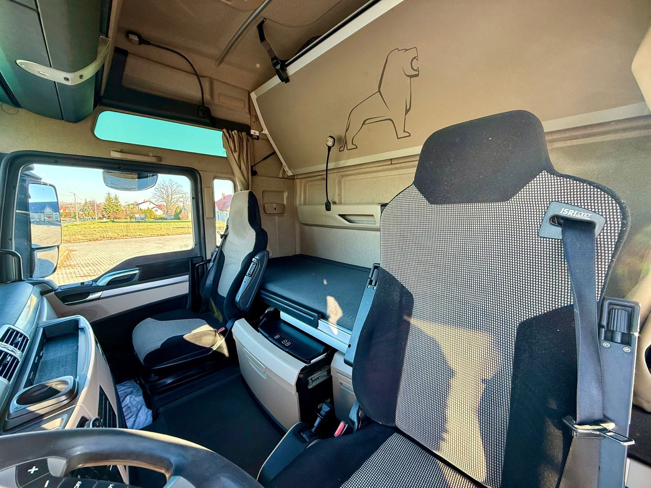 Camión lona MAN TGX 26.420 / FIRANKA / WINDA / 23 EUROPALETY / 6x2 / AUTOMAT / EURO 6 / OŚ PODNOSZONA / DUŻA KABINA / 2019 ROK: foto 24 Camión lona MAN TGX 26.420 / FIRANKA / WINDA / 23 EUROPALETY / 6x2 / AUTOMAT / EURO 6 / OŚ PODNOSZONA / DUŻA KABINA / 2019 ROK: foto 24