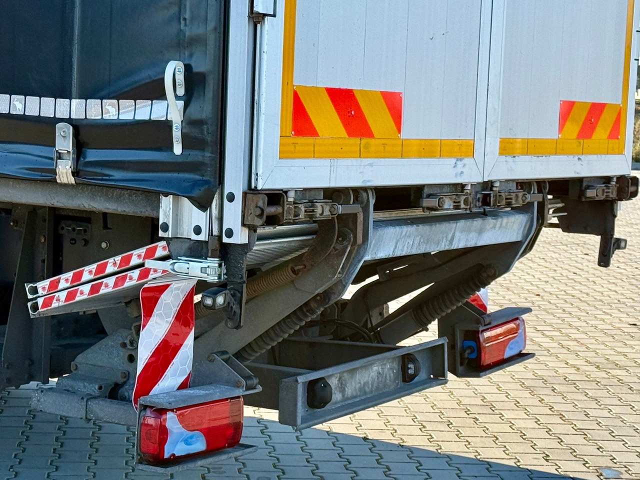 Camión lona MAN TGX 26.420 / FIRANKA / WINDA / 23 EUROPALETY / 6x2 / AUTOMAT / EURO 6 / OŚ PODNOSZONA / DUŻA KABINA / 2019 ROK: foto 19 Camión lona MAN TGX 26.420 / FIRANKA / WINDA / 23 EUROPALETY / 6x2 / AUTOMAT / EURO 6 / OŚ PODNOSZONA / DUŻA KABINA / 2019 ROK: foto 19